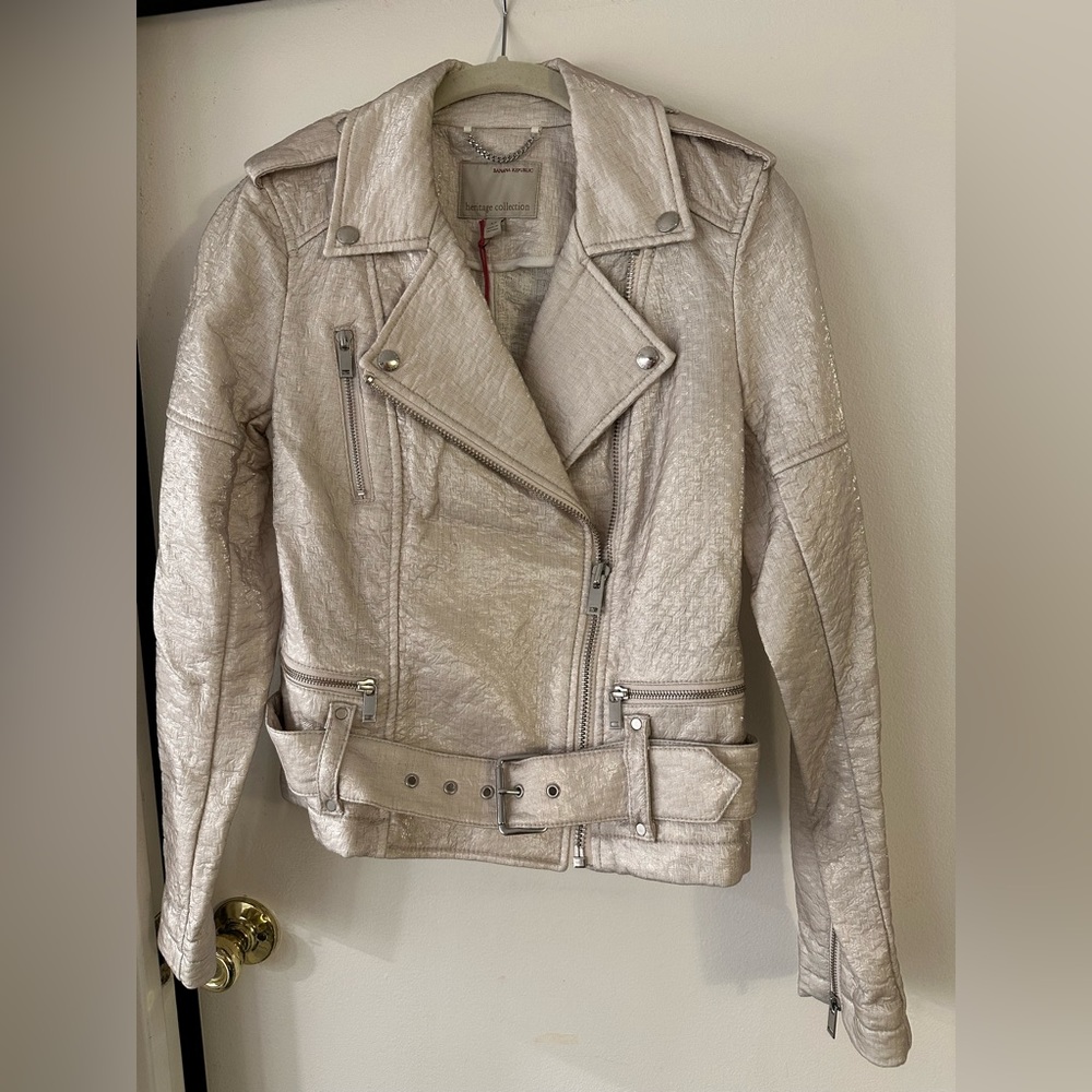 NWT - Banana Republic XS faux leather zip moto jacket in cream w/coated sheen